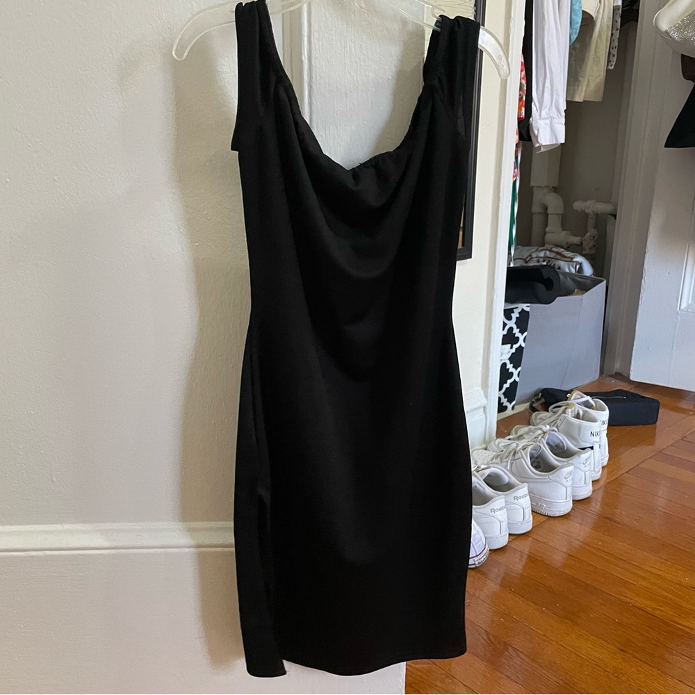 Black Boohoo off the shoulder dress